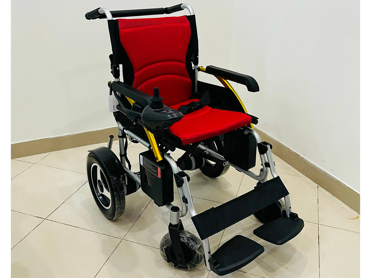 Lưu ý về cách dùng xe lăn điện an toàn