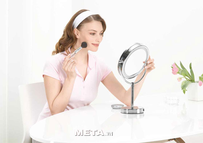 Gương trang điểm 2 mặt kèm đèn led Beurer BS69 Top 5 gương trang điểm có đèn LED để bàn, gắn tường đẹp