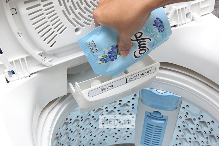 Bạn nên sử dụng một lượng nước xả vừa đủ.