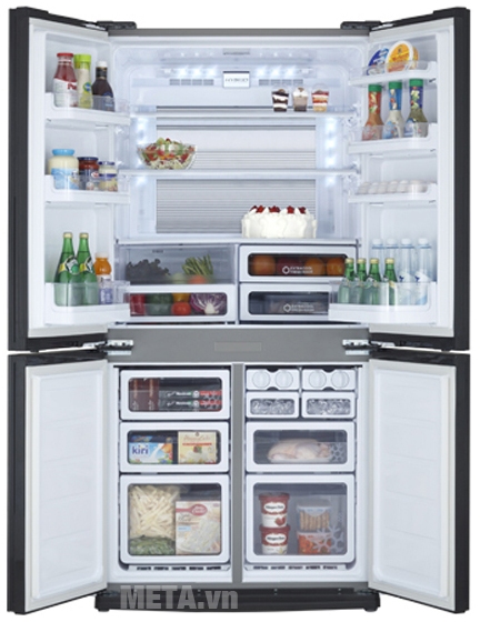 Tủ lạnh side by side 630 lít Sharp SJ-FX630V-ST có dung tích lớn