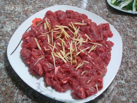 Thịt bò thái nhỏ cho lẩu thập cẩm