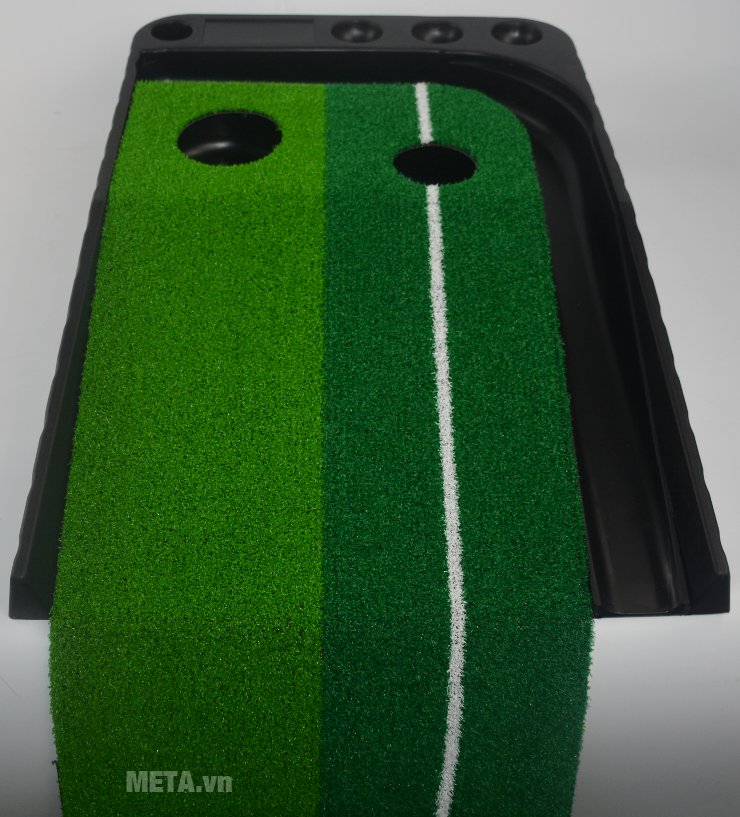 Bạn có thể luyện tập tại nhà với thảm tập golf Putting 2 Color.