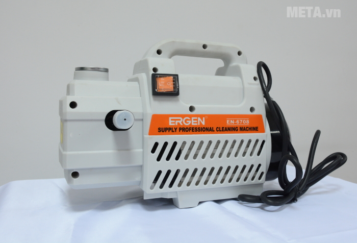 Máy rửa xe Ergen EN-6708 với phụ kiện đi kèm phục vụ cho việc xịt rửa