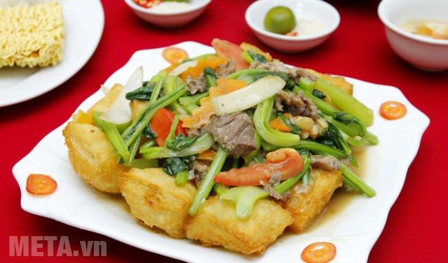Bày thành quả ra đĩa 