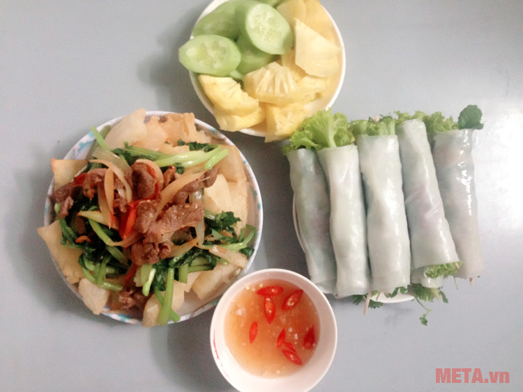 Món phở chiên phồng thơm ngon, giòn rụm   