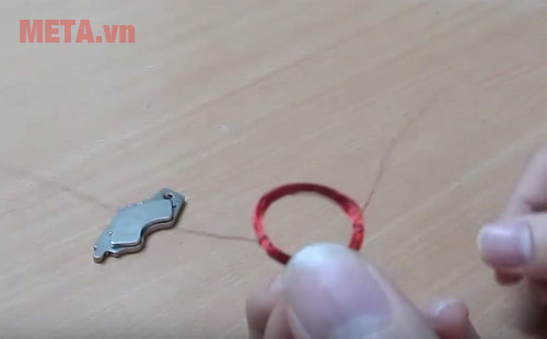 Bạn cuốn dây quấn motor thành hình tròn như hình trên 