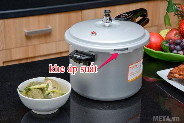 Nồi áp suất có thêm khe áp suất giúp xả áp hiệu quả hơn
