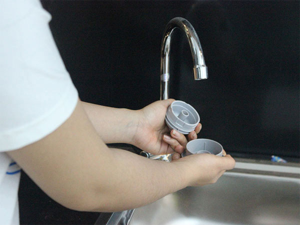 Vệ sinh van hơi nước của nồi cơm điện