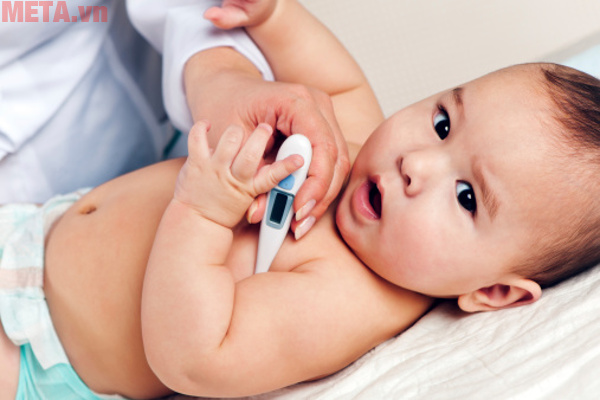 Đo nhiệt độ cho bé việc nghĩ đơn giản nhưng không phải mẹ nào cũng nắm dõ