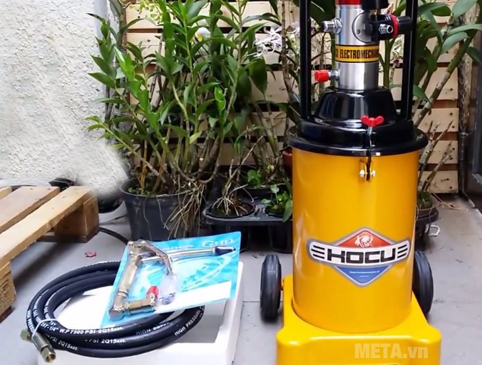 Máy bơm mỡ khí nén Kocu GZ-8 Máy bơm mỡ khí nén Kocu GZ-8
