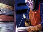 Nên chọn mặt nạ hàn điện tử hay mặt nạ hàn truyền thống?