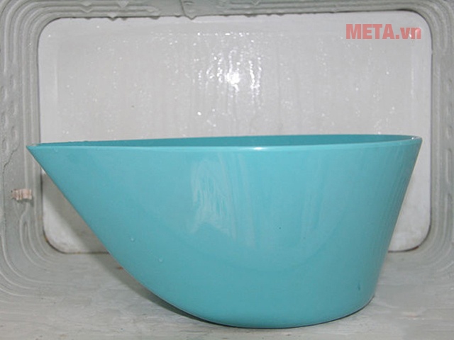 Tiếp tục sử dụng bát nước nóng để vào tủ đông tuyết trong vòng 30 phút