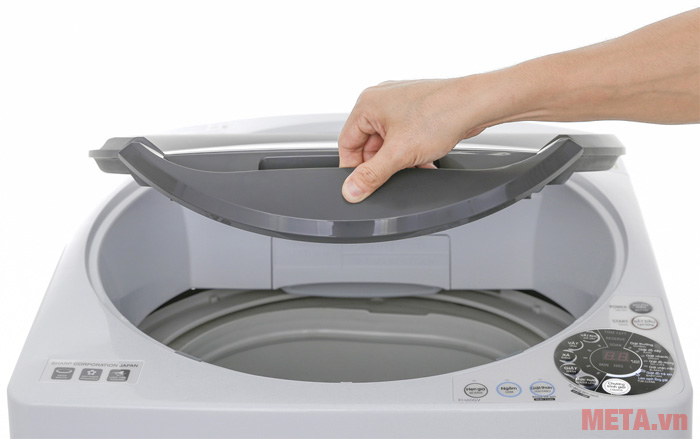 Cửa đóng chưa kỹ có thể là nguyên nhân máy giặt Sharp báo lỗi nháy đèn