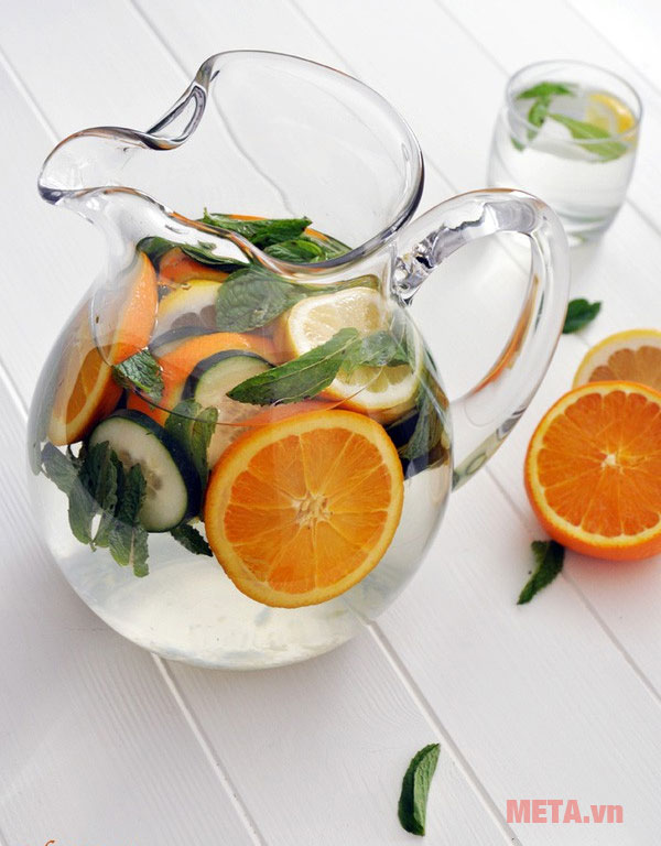 Nước detox cam - dưa chuột - lá bạc hà 