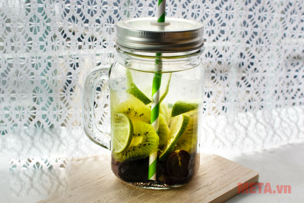 Nước detox nho - kiwi - chanh 