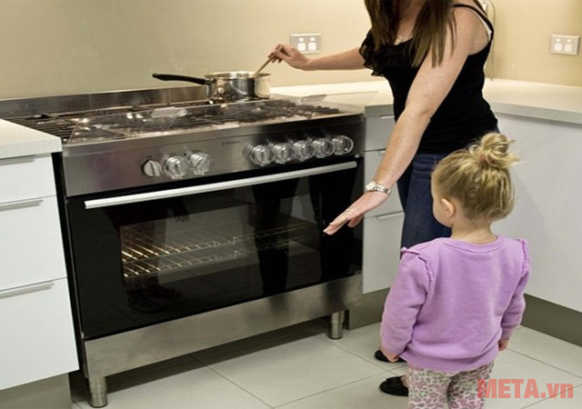 Để bếp gas tránh xa trẻ em