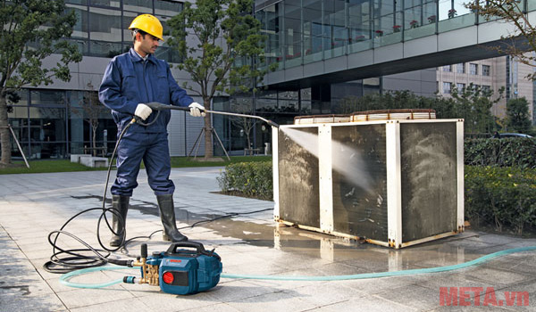 Máy rửa xe
