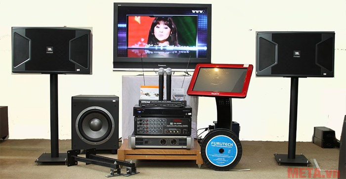 Với một dàn karaoke gia đình bạn sẽ cần đầu từ nhiều hơn