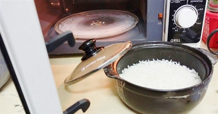 Nồi đất có dùng được cho lò vi sóng không?