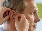 Cách chọn máy trợ thính cho người già