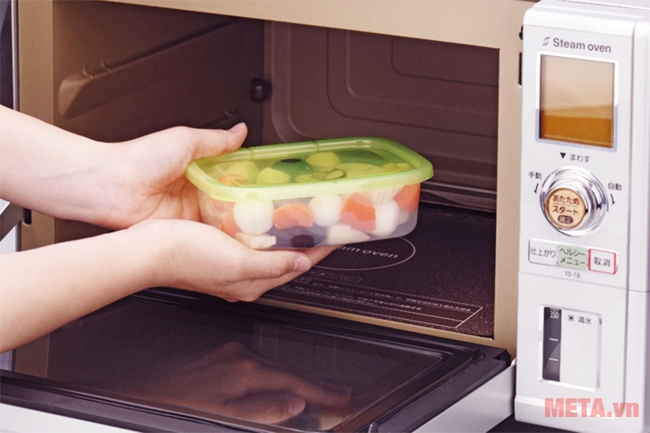 Có thể dùng hộp nhựa chịu nhiệt hâm nóng thức ăn trong lò nướng