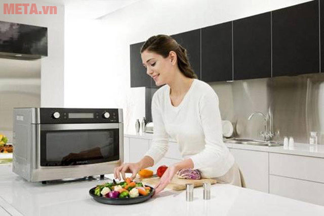 Lựa chọn lò vi sóng giúp thực phẩm không bị ảnh hưởng và gây nhiễm sóng cao