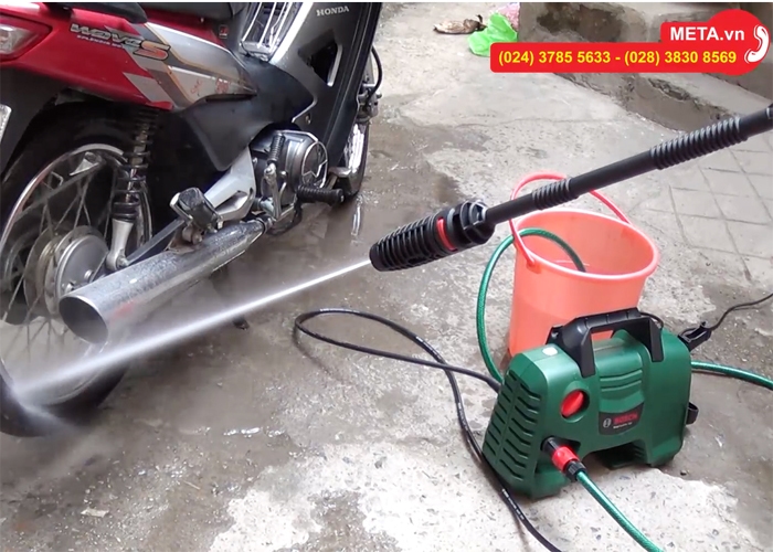 Máy rửa xe Bosch Easy Aquatak 110