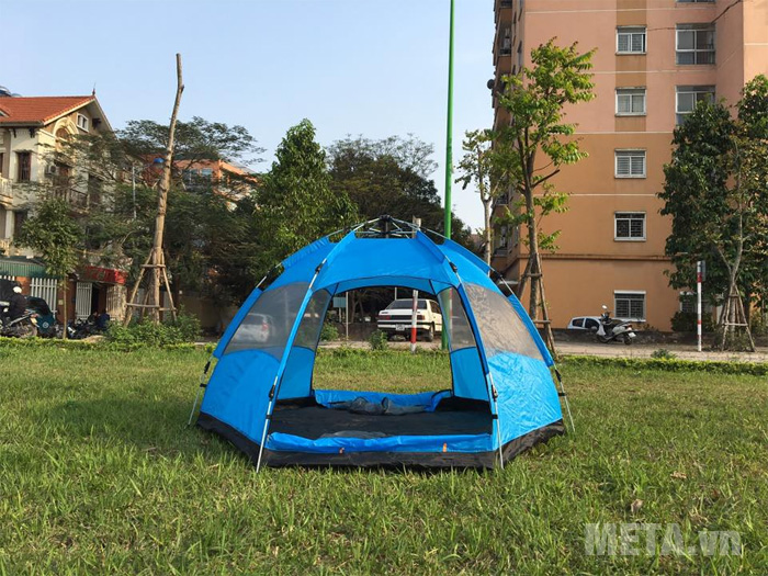 Lều du lịch bật tự động Halu MT0502.B 2 lớp có thể chống muỗi, côn trùng, mưa nắng.