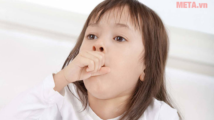 Dùng quạt điện không đúng cách dễ dàng gây bệnh về đường hô hấp cho trẻ