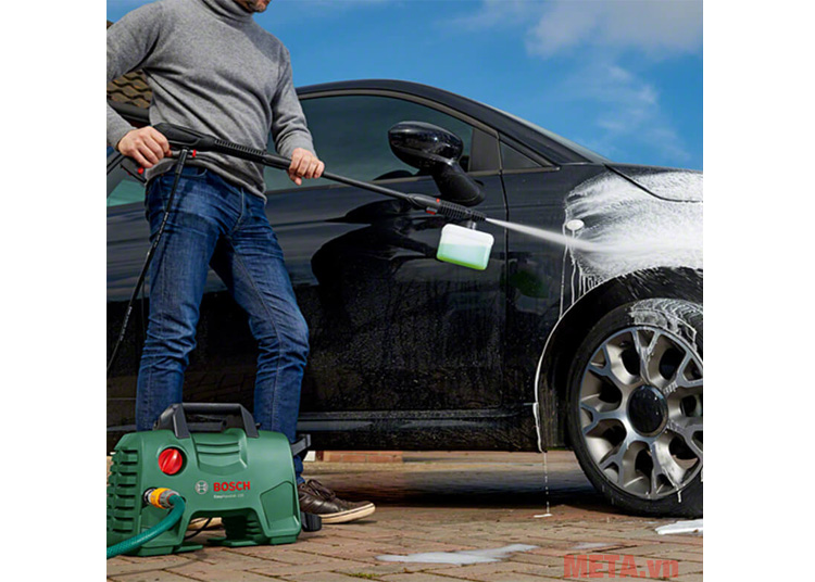 Máy rửa xe gia đình Bosch nhỏ gọn, tiện lợi