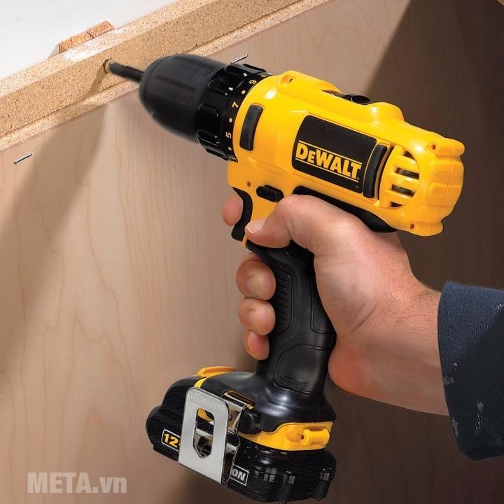 Máy khoan pin Dewalt lý tưởng để khoan và vặn vít