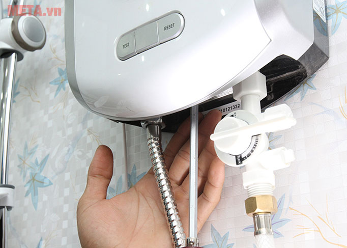 Thay lớp màn chống trầy.