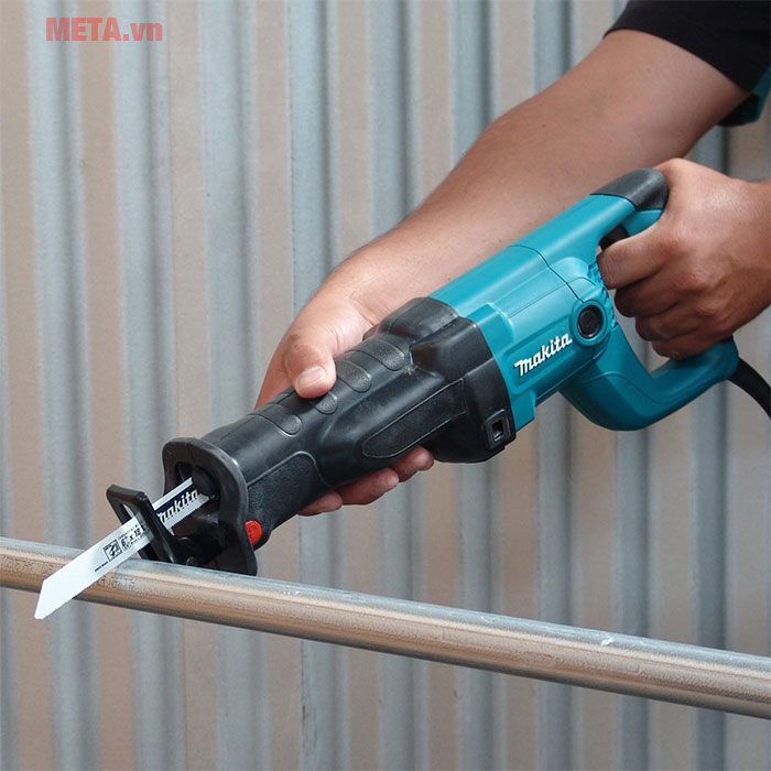 máy cưa kiếm jr3050t