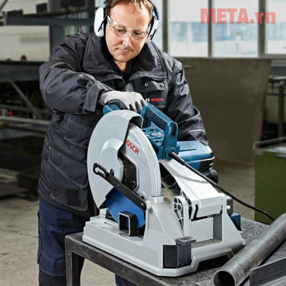 Máy cắt sắt bàn lưỡi hợp kim Bosch GCD 12 JL