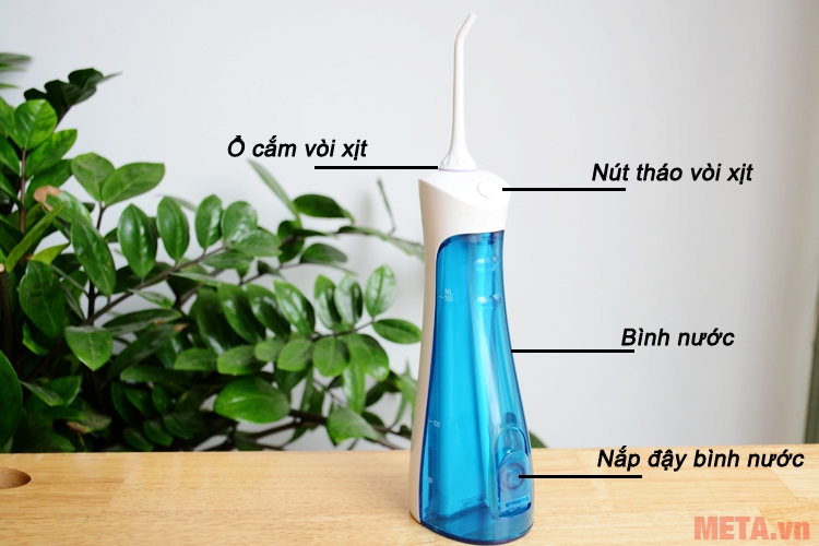 Vị trí lắp vòi xịt vào máy tăm nước