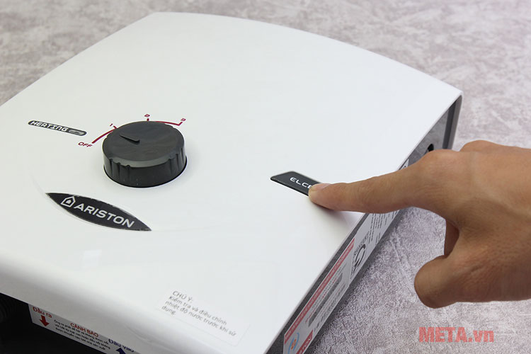 Bình nóng lạnh trực tiếp Ariston SB35E-VN
