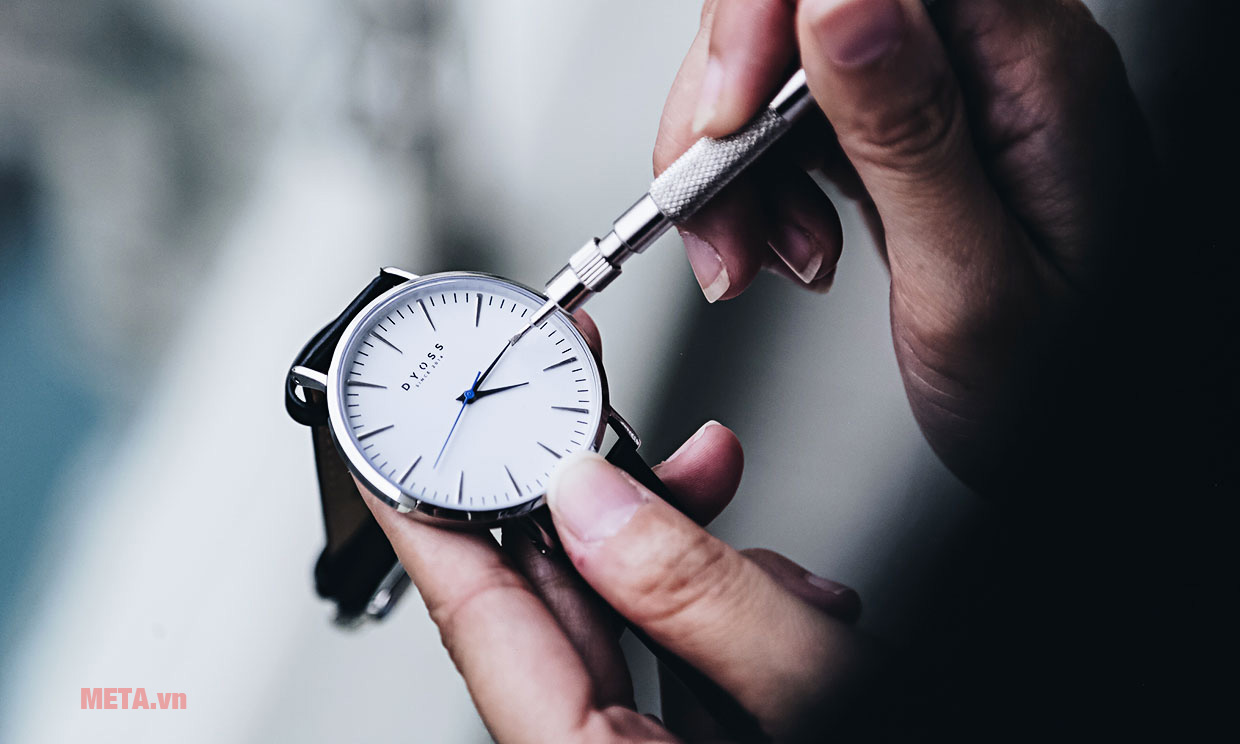 Cách xử lý khi đồng hồ bị vỡ kính
