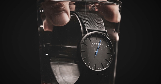 Cho dù được sử dụng trong môi trường nước thường xuyên, đồng hồ chống nước 5ATM vẫn đảm bảo tính năng hoạt động và bảo vệ hoàn hảo cho sản phẩm của bạn. Nhấn vào hình ảnh để xem cách mà những đồng hồ thông minh này được thiết kế và sản xuất.