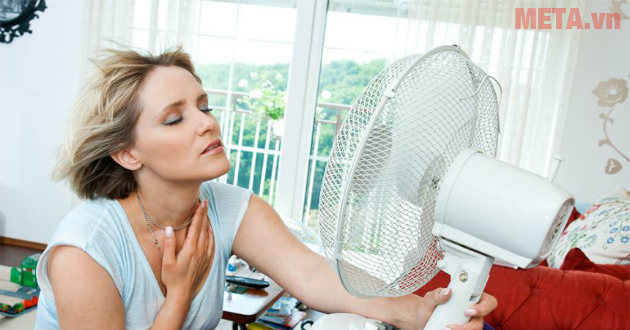 Không nên để quạt đứng yên một chỗ khi sử dụng