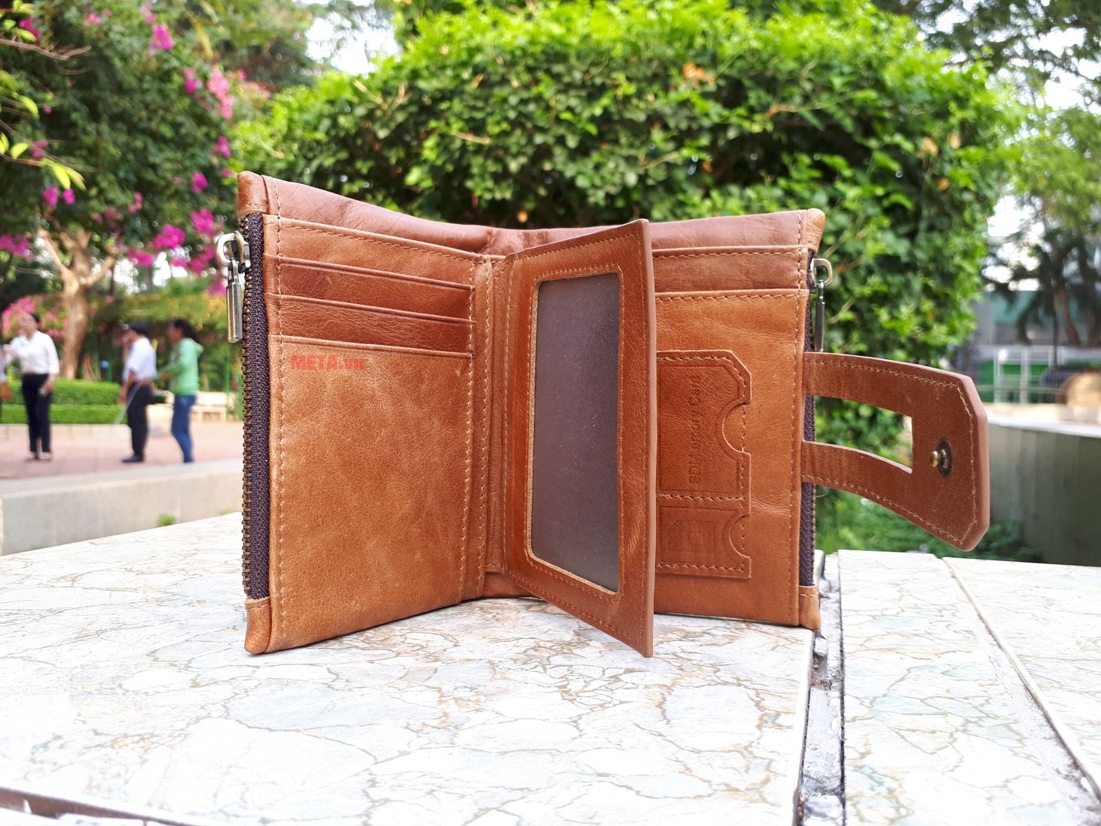 Thiết kế của ví đứng nam