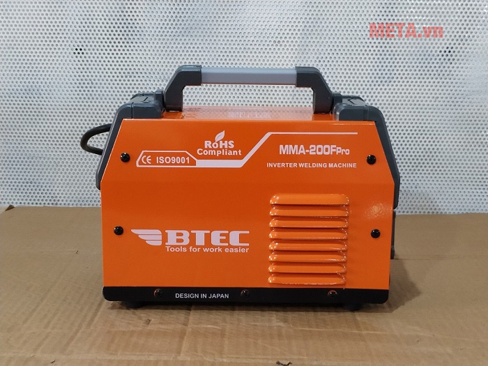 Máy hàn điện tử BTEC có thiết kế quai xách tiện lợi