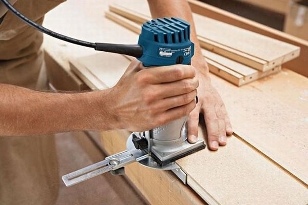 Máy phay nhỏ Bosch GMR 1