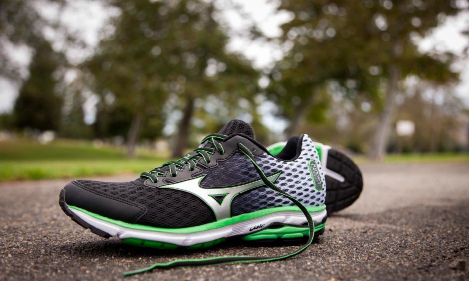 Giày cầu lông Mizuno