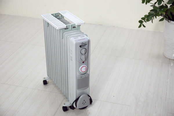Máy sưởi dầu không phát sáng, không làm khô da, nhiều loại còn đi kèm giá phơi.