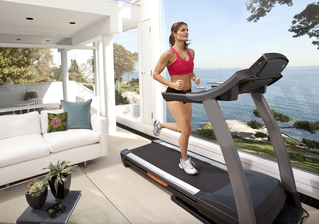 Chọn máy chạy bộ điện có thiết kế đẹp