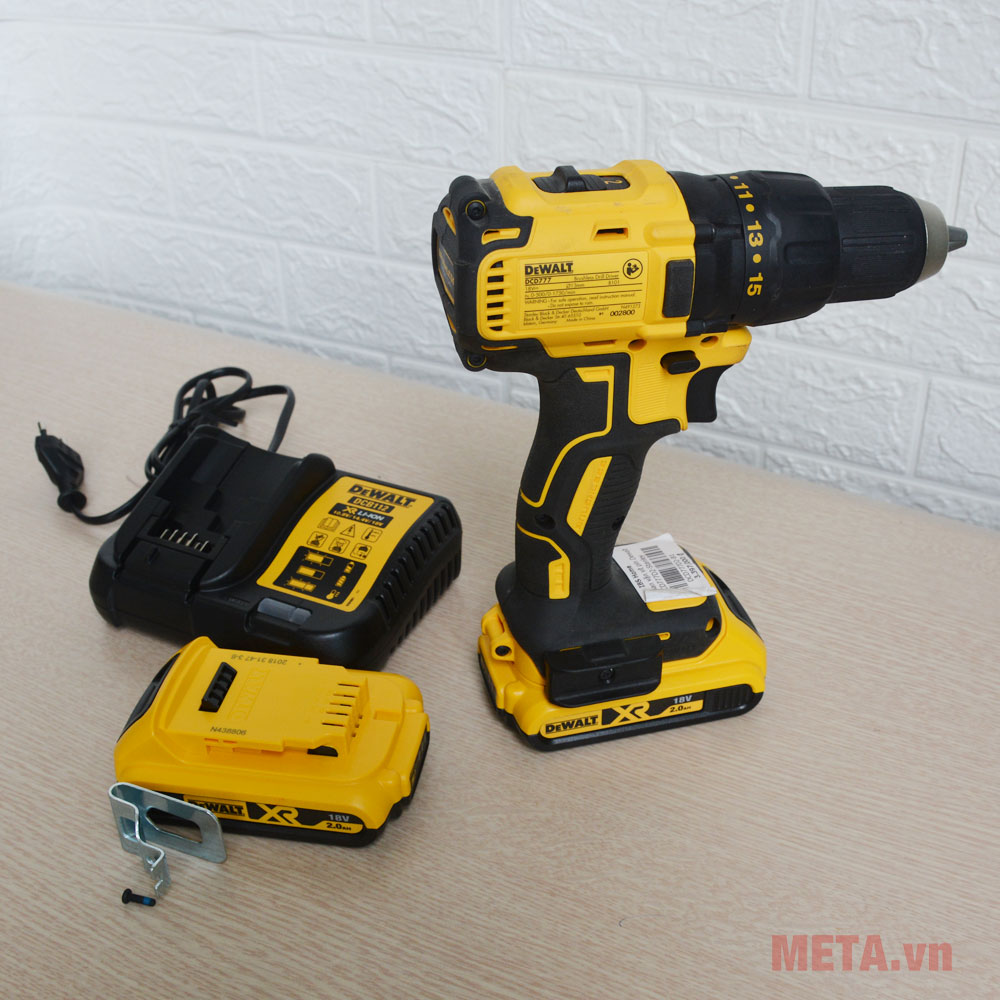Máy khoan vặn vít dùng pin 18V DeWalt DCD777D2 Máy khoan vặn vít dùng pin 18V DeWalt DCD777D2