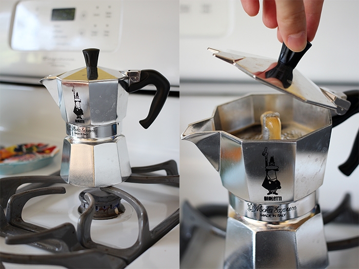 Nấu trong khoảng 5 phút để hơi nước thẩm thấu qua cà phê
