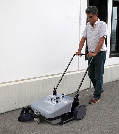 máy quét rác đẩy tay
