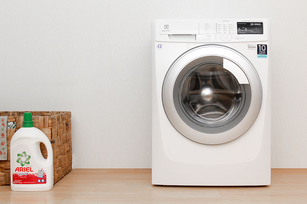 nên mua máy giặt cửa ngang LG hay Electrolux