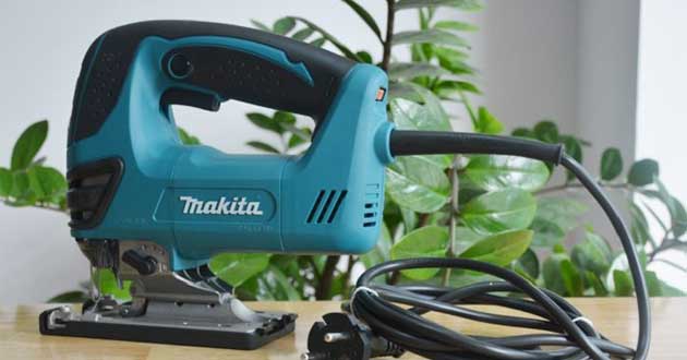 Máy cưa lọng cầm tay Makita